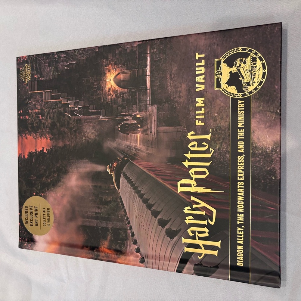 Harry Potter Film Vault Books 1 2 3 4 Diagon Alley Hogwarts Horcruxes Hallows + - Picture 5 of 12